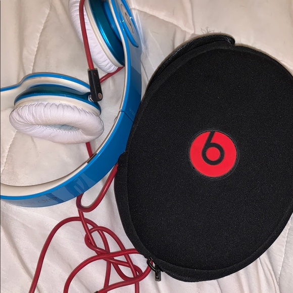 Blue beats by Dre headphones, case included - Picture 3 of 3